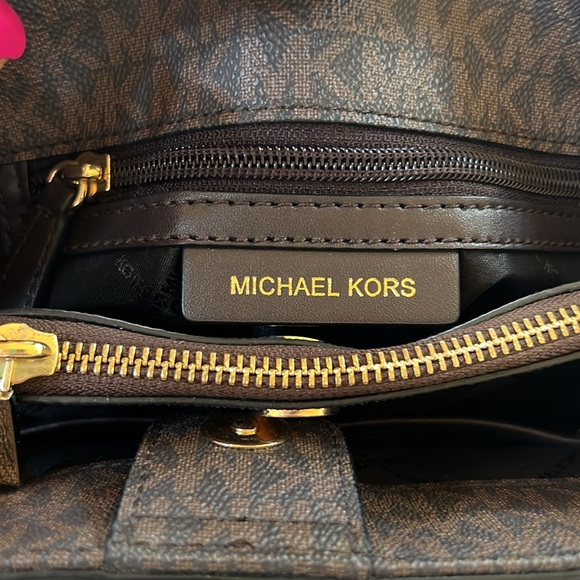 Michael Kors 💛 Austin Leather Purse Satchel 🤎 w/Crossbody Strap Gold Feet💛 - Picture 8 of 12